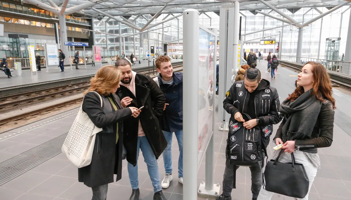 kijken naar dienstregeling