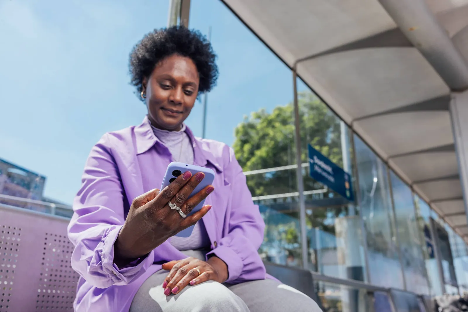 vrouw met telefoon